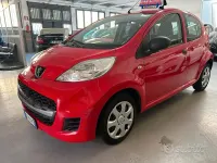 Usata Peugeot 107 68 CV (50 kW) 2009 Rosso Utilitaria