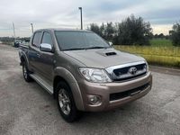 Usata Toyota HiLux 171 CV (125 kW) 2011 Oro Pick-up