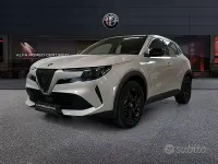 Käytetty Alfa Romeo Junior 145 HP (106 kW) 2025 Harmaa Katumaasturi