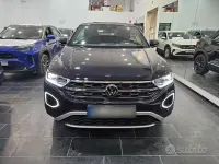 Usata VW T-Roc Style 150 CV (110 kW) 2024 Deep black SUV