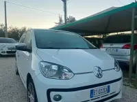 Usata VW up! Move 68 CV (50 kW) 2013 Bianco Utilitaria