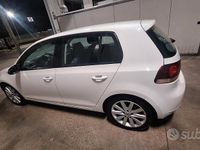 Usata VW Golf VI 140 CV (102 kW) 2010 Bianco Utilitaria