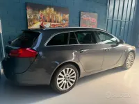 Usata Opel Insignia 160 CV (117 kW) 2011 Grigio Station wagon