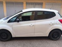 Usata Kia Venga Active 89 CV (65 kW) 2013 Bianco Utilitaria