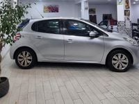 Usata Peugeot 208 2015 Utilitaria
