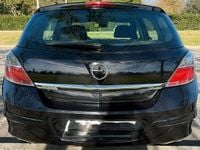 Käytetty Opel Astra 90 HP (66 kW) 2007 Musta Coupe - kaksiovinen