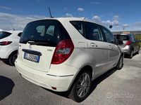 Usata Mercedes A180 Avantgarde 109 CV (80 kW) 2012 Bianco Berlina