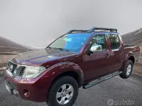Usata Nissan Navara 190 CV (139 kW) 2011 Marrone Pick-up