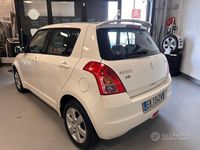 Usata Suzuki Swift 92 CV (67 kW) 2010 Bianco Utilitaria