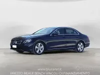 Usata Mercedes E220 194 CV (142 kW) 2018 Bluazzurro Berlina