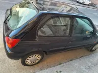 Usata Ford Fiesta 49 CV (36 kW) 2000 Nero Utilitaria