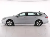 Usata VW Passat Business 150 CV (110 kW) 2024 Grigio Station wagon