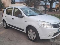 Usata Dacia Sandero Ambiance 75 CV (55 kW) 2011 Bianco Utilitaria