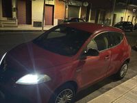 Usata Lancia Ypsilon 80 CV (58 kW) 2014 Rosso Utilitaria