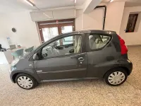 Usata Peugeot 107 68 CV (50 kW) 2009 Grigio Utilitaria
