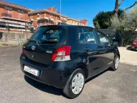 Usata Toyota Yaris Sol 69 CV (50 kW) 2010 Nero Utilitaria