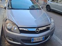 Usata Opel Astra 150 CV (110 kW) 2007 Grigio Berlina