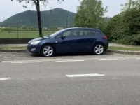 Usata Opel Astra 101 CV (74 kW) 2010 Blu/azzurro Berlina