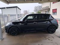 Usata Mini Cooper D Seven 116 CV (85 kW) 2017 Nero Utilitaria