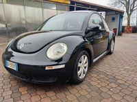 Usata VW New Beetle 105 CV (77 kW) 2006 Nero Utilitaria