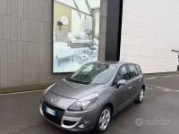 Usata Renault Scenic E-Tech Luxe 110 CV (80 kW) 2011 Grigio Monovolume