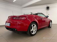 Usata Alfa Romeo Spider 185 CV (136 kW) 2007 Rosso Cabrio