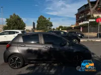 Usata Toyota Yaris Hybrid Style 73 CV (53 kW) 2016 Grigio Berlina