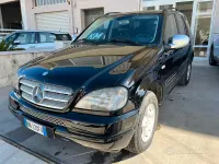 Usata Mercedes ML270 163 CV (119 kW) 2000 Nero SUV