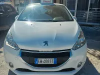 Usata Peugeot 208 Active 68 CV (50 kW) 2014 Bianco Utilitaria