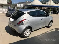 Usata Lancia Ypsilon 95 CV (69 kW) 2015 Grigio Utilitaria