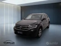 Usata VW T-Roc R-line 150 CV (110 kW) 2023 Nero SUV