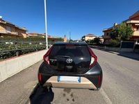 Usata Toyota Aygo X Trend 75 CV (55 kW) 2022 Oro SUV