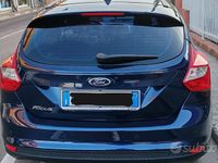 Usata Ford Focus 105 CV (77 kW) 2013 Blu Berlina