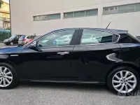 Usata Alfa Romeo Giulietta Exclusive 140 CV (102 kW) 2011 Nero Utilitaria