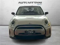 Używany Mini Cooper Essential 136 KM (100 kW) 2024 Szary Hatchback