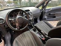 Usata Opel Corsa Club 86 CV (63 kW) 2010 Nero Utilitaria