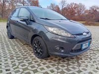 Usata Ford Fiesta Titanium 92 CV (67 kW) 2010 Grigio Berlina
