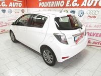 Begagnad Toyota Yaris Lounge 70 HK (51 kW) 2014 Vit Halvkombi