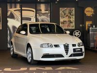Usata Alfa Romeo 147 GTA 252 CV (185 kW) 2004 Bianco nuvola Utilitaria