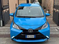 Usata Toyota Aygo Cool 72 CV (52 kW) 2018 Blu Utilitaria