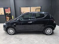 Usata Lancia Ypsilon Silver 69 CV (50 kW) 2017 Nero Utilitaria