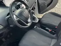 Usata Lancia Ypsilon Gold 69 CV (50 kW) 2019 Bianco Utilitaria