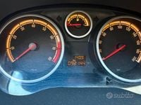 Usata Opel Corsa 85 CV (62 kW) 2013 Bianco Berlina