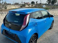 Usata Toyota Aygo 69 CV (50 kW) 2017 Blu Utilitaria