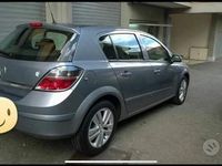 Usata Opel Astra Enjoy 101 CV (74 kW) 2007 Grigio Berlina