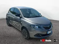Usata Lancia Ypsilon Gold 70 CV (51 kW) 2024 Grigio Utilitaria