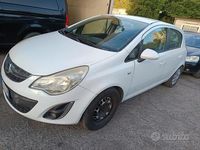 Usata Opel Corsa 75 CV (55 kW) 2012 Bianco Utilitaria