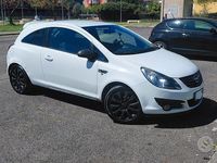 Usata Opel Corsa Sport 80 CV (58 kW) 2010 Bianco Utilitaria