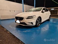 Usata Volvo V40 R-Design 150 CV (110 kW) 2017 Bianco Utilitaria