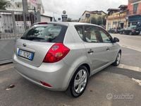 Usata Kia Ceed EX 90 CV (66 kW) 2010 Grigio Utilitaria